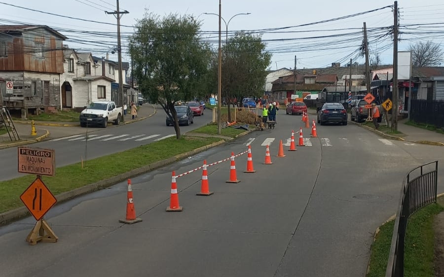 Aguas Décima efectúa mantención de redes en avenida Pedro Montt